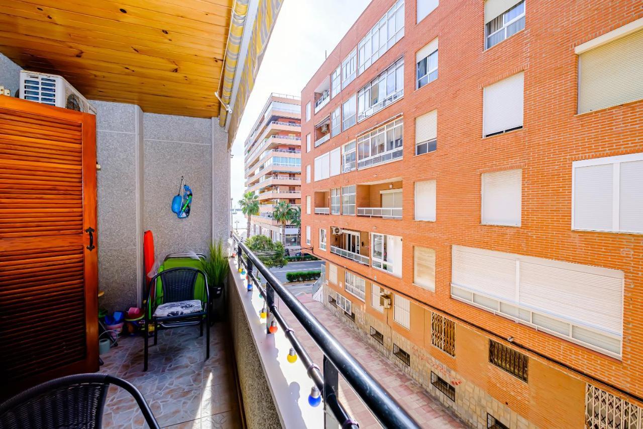 Appartement Apartament Alexandro'S à Torrevieja Extérieur photo