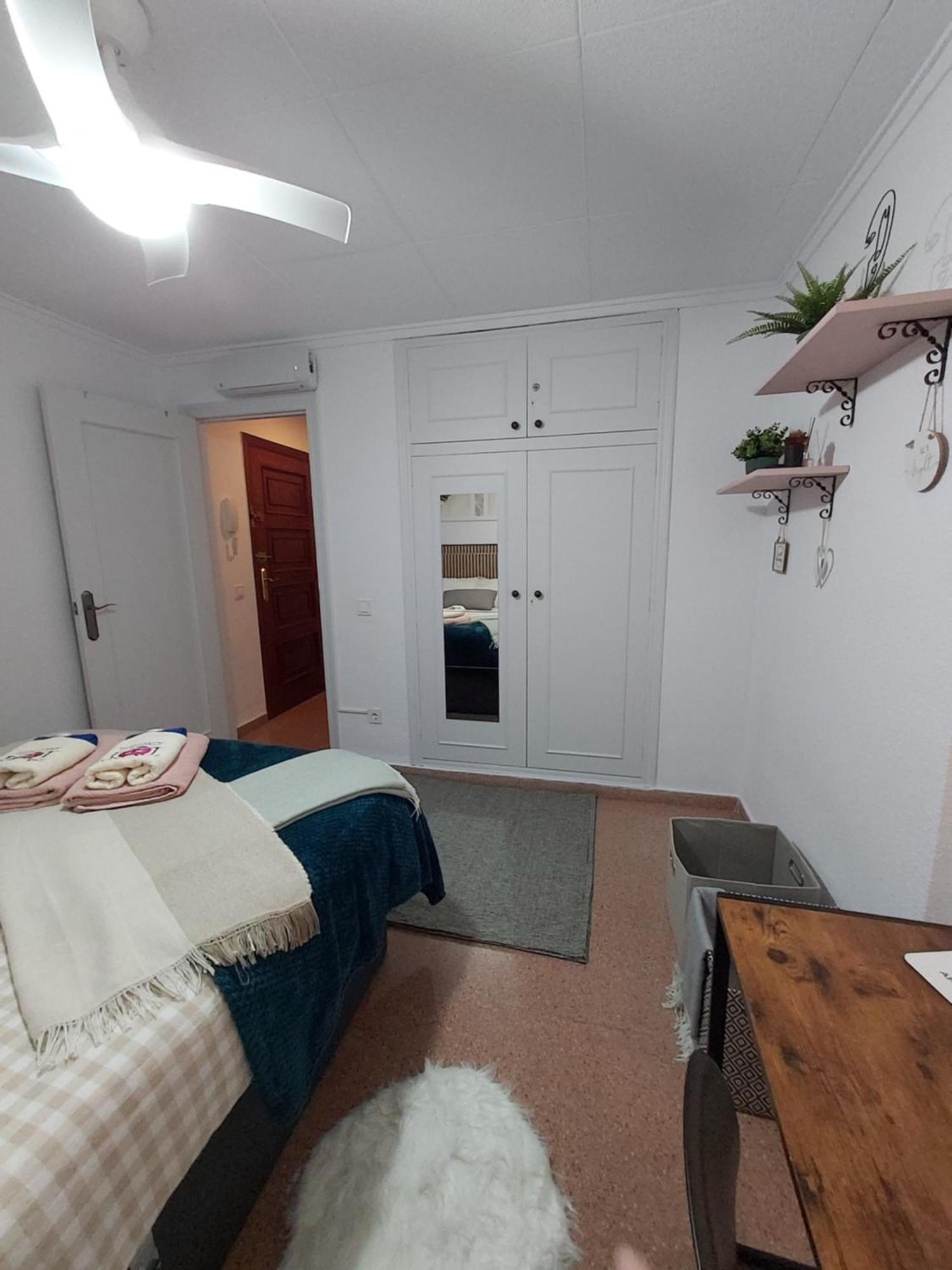 Appartement Apartament Alexandro'S à Torrevieja Extérieur photo